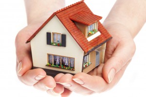 house-in-hand-shutterstock_8569744